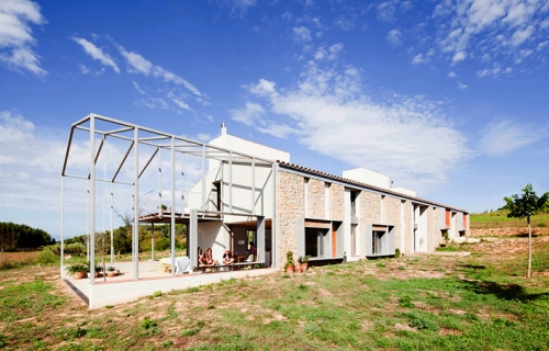 Casa MMMMMS je prelepa solarna katalonska kamena kuća