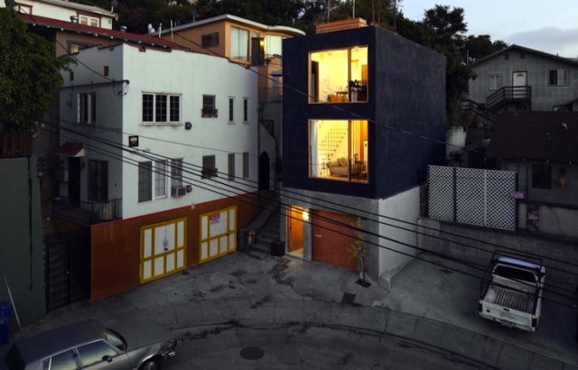 Uska japanska kuću usred Los Anđelesa
