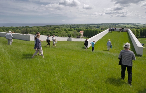 Zeleni krov muzeja u Danskoj predstavlja idealno mesto za piknike i sankanje