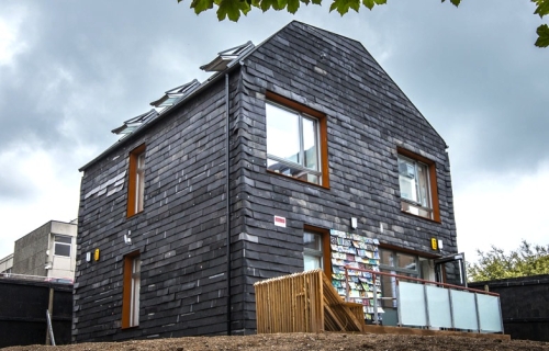 Kuća napravljena od otpada - prva ugljenično negativna kuća u Velikoj Britaniji