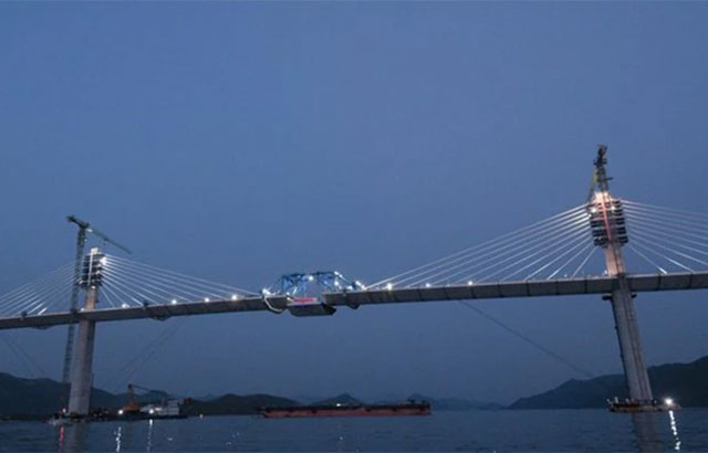 Spojen je Pelješki most