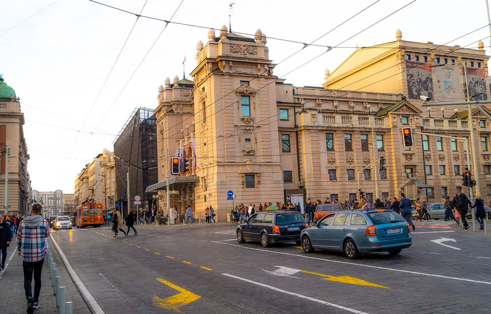 Na Trgu republike u toku su geotehnička ispitivanja tla za metro, "Staklenac" predviđen za rušenje